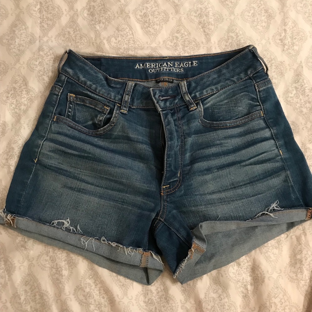 American Eagle Shorts!! Size 6!